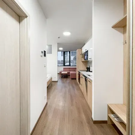 Metropolitan Star מלון 4*