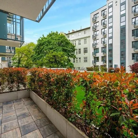 מלון Metropolitan Star