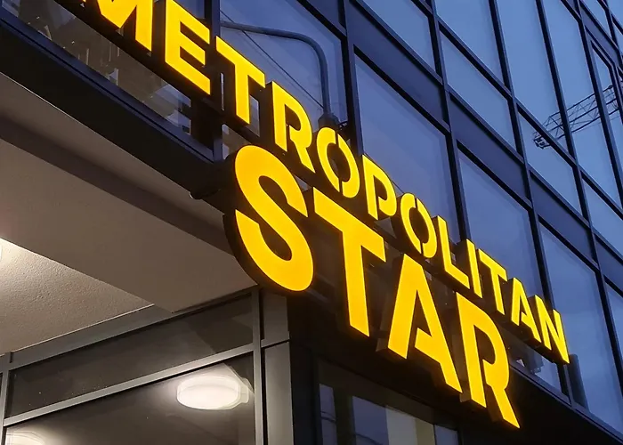 Готель Metropolitan Star